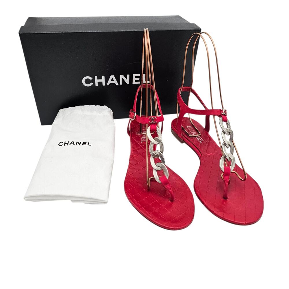 Chanel CC Chain Flat Thong Sandal Quilted Red Leather Silver Size 39 US 8 8.5 - Picture 2 of 12